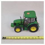 1/16 John Deere 5105M Tractor