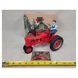 1/16 Farmall H Tractor w/ Farmer