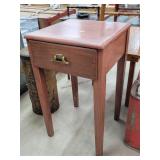 Vintage End Table - 16"w