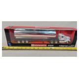 1/43 Kenworth  W900 Semi & Tanker
