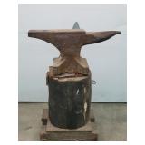 HAY-BUDDEN 110 Pound Anvil on Stand