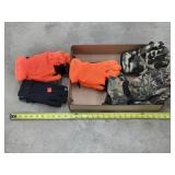 5- Pair of Gloves / Hunter & Kyncilor