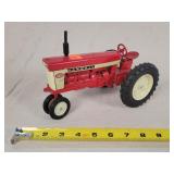 1/16 560 Farmall Tractor - Vintage