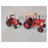 2- 1/16th International 886 Tractors