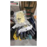 GROUP OF WORK GLOVES