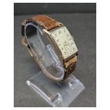 TAVANNES  10K GOLD FILLED VINTAGE MENS WRIST WATCH
