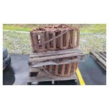 2 METAL TRACKS
