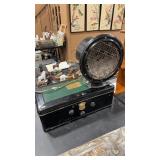 ANTIQUE ATWATER KENT RADIO & SPEAKER 21'X11.5'X8'