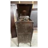 VICTROLA VICTOR TALKING MACHINE