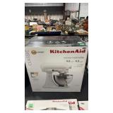 KITCHENAID 4.5 QUART STAND MIXER IN BOX