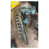 MAKITA AIR NAILER