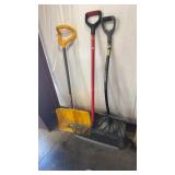 3 SNOW SHOVELS