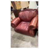 LEATHER W/ NAILHEAD ACCENT OVERSIZED CHAIR W/