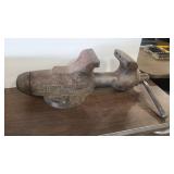 VINTAGE WILTON VICE