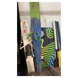 GROUP OF SKIS, KNEE BOARD & OARS