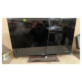 SAMSUNG TV & WOOD CHILD BED FRAME