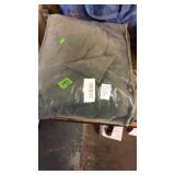 GREEN QUEEN SIZE COMFORTER