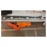 LEVEL & PRY BAR