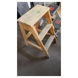 WOOD STEP STOOL