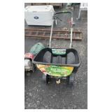 SCOTT'S TURF BUILDER FERTILIZER SPREADER