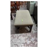 UPHOLSTERED BENCH 31'X18.5'X17'