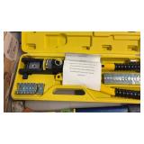HYDRUALIC CRIMPING TOOL IN YELLOW CASE