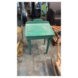 VINTAGE CHILDS LIFT TOP SCHOOL DESK, 19.5'X15'X25'