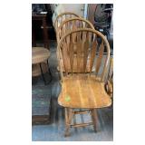 3 SWIVEL OAK BAR STOOLS, SEAT HEIGHT 24'