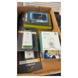 2 EDDIE BAUER SOLAR POWER BANKS & 2 PORTABLE