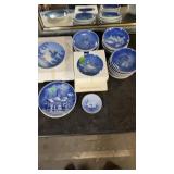 GROUP OF BLUE ANIMAL COLLECTOR PLATES
