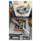 4 TRAILER BALLS & 1 1/2' WRENCH