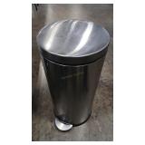 STAINLESS STEEL KITCHEN SIZE STEP TRASH CAN