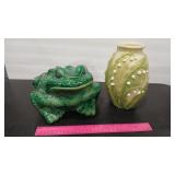 GARDEN FROG & LILY OF THE VALLEY VASE