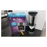 12 CUP MR. COFFEE W/ BOX  & NINJA BLENDER