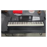 ROLAND FP-10 ELECTRONIC KEY BOARD