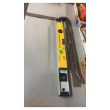 2 LEVELS, SQUARE & PRY BAR