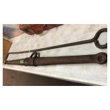 METAL SINGLE TREE & IRON POKER