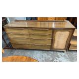 MID CENTURY MODERN DRESSER, 62'X19'X32'