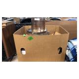 BOX OF VARIOUS KITCHEN ITEMS