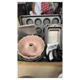 BX OF BAKING PANS