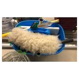 GROUP OF CLEANING ITEMS