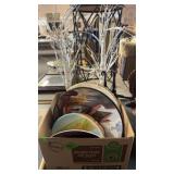 GROUP OF COLLECTOR PLATES & 2 USB DECORATIVE LIGHT