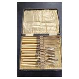 VINTAGE 12 PIECE BAKELITE FISH SET AND CASE