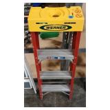 WERNER 4' FIBERGLASS LADDER