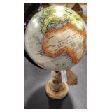 CONTEMPORARY GLOBE DECOR