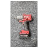 MILWAUKEE 1/2' IMPACT WRENCH W/ XC5.0 BATTERY