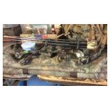 MARTIN TROPHY HUNTER COMPOUND BOW W/ CASE &