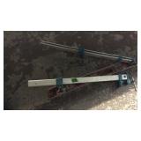 2 BAR CLAMPS & LEVEL
