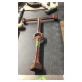 ANTIQUE TRI-WRENCH