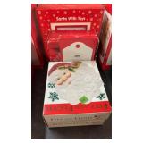 GROUP OF CHIRSTMAS ITEMS